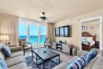 Image de 5-Star Ocean Front Condo at Pelican Beach Resort