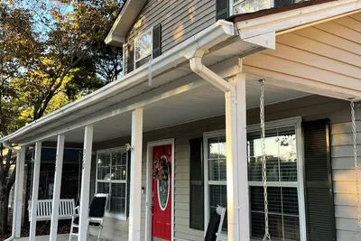 Image de Location! Between Downtown Savannah & Tybee