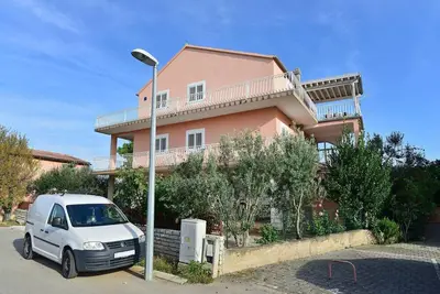 Image de Appartement de vacances Srima pour 4 - 5 personnes avec 2 chambres à coucher - Maison mitoyenne