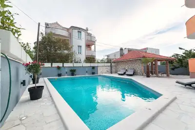 Image de Appartement de vacances Srima pour 1 - 3 personnes avec 1 chambre à coucher - Maison mitoyenne