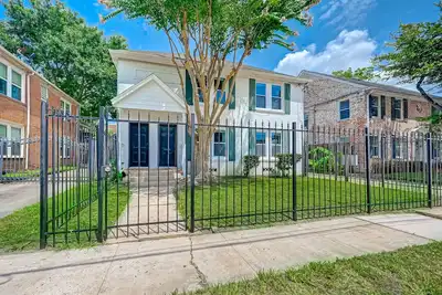 Image de 1716 Fairview 4king/2ba House + 2Parking + Pets Ok