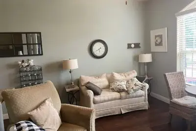 Image de Lovely Attached Apartment in the Suburbs!