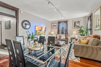 Image de Sprawling 3b\/1b Swarthmore Gem w\/ Sunroom in Town Center w\/ Parking! !