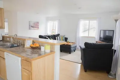 Image de Full Apartment on Peaceful Alaskan Homestead