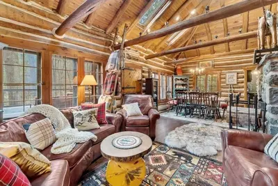 Image de Coziest Creek Cabin- Idyllic, Authentic, Poconos