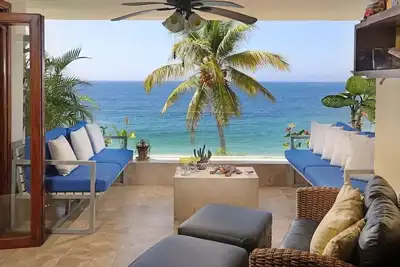 Image de Ocean Front 4 bed 3 1/2 bath Paradise right on the beach