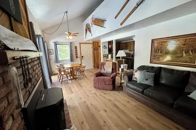 Image de Cute and cozy condo walking distance to the Village Gondola