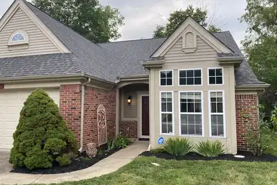 Image de Nicely updated home in great location near campus + downtown