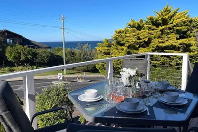Image de Scotts Ocean View - 6br beachside Mollymook home