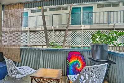 Image de Sun-Filled Condo w/ Lanai Near Waikiki Beach!