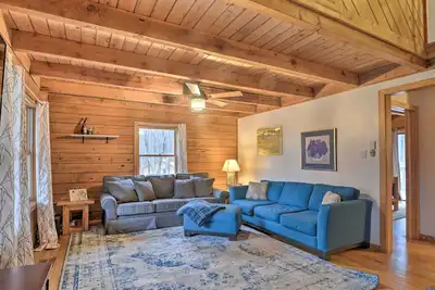 Image de Cozy Alpine Lake Cabin w\/ Pool & Lake Access!