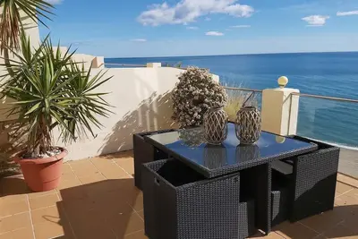 Image de Appartement \"Beach Town Views\" avec vue sur la mer, Wi-Fi et climatisation