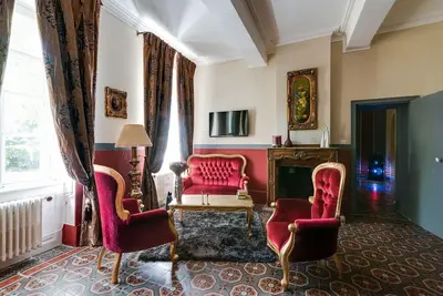 Image de Superbe château près du Canal du Midi