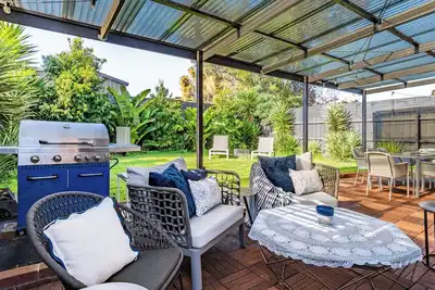 Image de The Avenues. This many reviews can’t be wrong. 4 bed 2 bath king bed A/C wifi