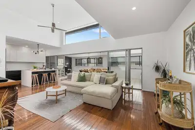 Image de Luxe Jetty Apartment Walk to Beach, Restaurants