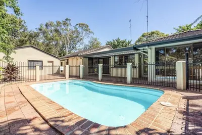 Image de The entertainer! ! ! Cosy, family home in central Noosa!