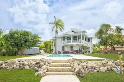 Image de Waterfront Paradise Found: Explore the Serene Beauty of Islamorada!
