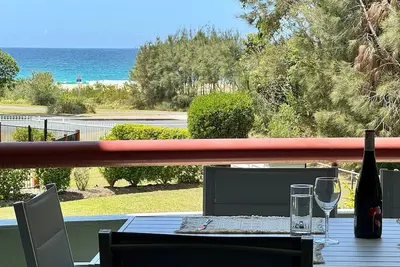 Image de Fathoms 5 - 2br beach resort apartment