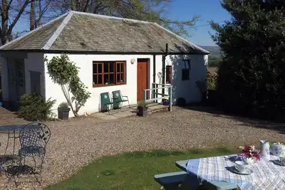 Image de Perfect getaway for two, in a picturesque setting.