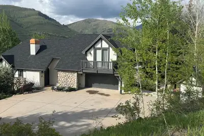 Image de Large West Vail Luxury Home with Gorgeous Views and Amenities