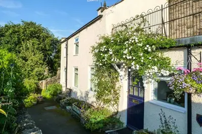 Image de Rock Cottage, character holiday cottage, with a garden in Winster