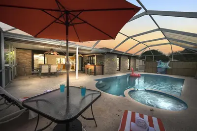 Image de Oasis home 3/2 outdoor paradise, fire pit & relax!