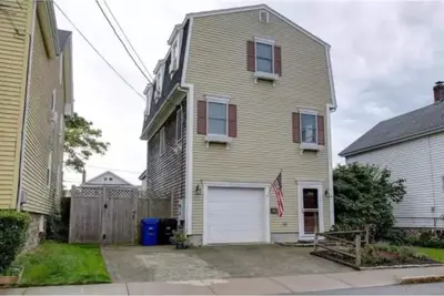 Image de *Summer Rental*<br><br>Gorgeous, furnished 3 bedroom 1. 5 bath w/ garage & private deck