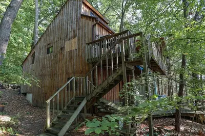 Image de East Seneca Lake Cottage Nestled Amongst the Trees, Near Watkins Glen