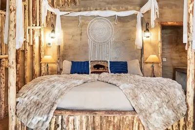 Image de Tipi Perfect for Stargazing In Zion Chief Tipi #41 on the Pond w/ 1 King Bed, Hot Tub & Outdoor Kitchen