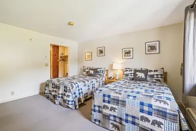 Image de Two Double bed Hotel Room with outdoor heated pool 216