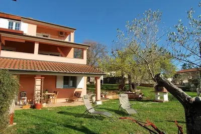 Image de Appartement pour 2 personnes avec beau jardin