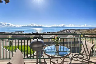 Image de Lake View Retreat Condo /1 block Marina/Resort pool, hot tub & tennis courts