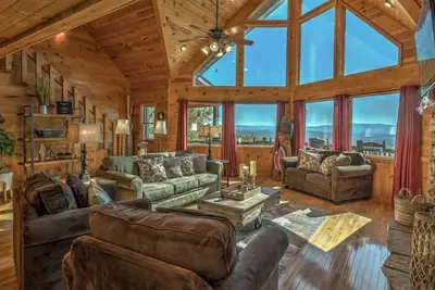 Image de Eagle's Rising - Mountain View | Hot Tub | Pet Friendly | Fenced Yard | Views