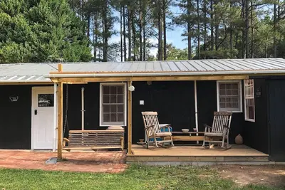 Image de Cabin at Meadow Springs, lakes and walks on 51+acres in Warrenton Ga