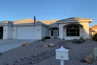 Image de Beautiful, cozy home minutes from Laughlin and the river! !