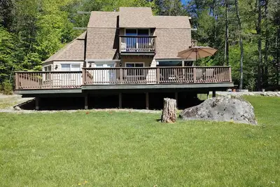 Image de Sunny, cheerful, 3 bedroom family cottage on Sebago Cove. Sleeps 8!