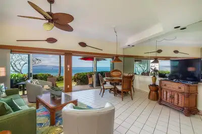 Image de Hale Hui Kai 111 Beach front on Keawakapu Beach