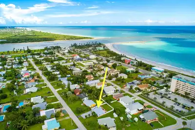 Image de 2 Blocks to Beach Remodeled 3/2 Home Pets Welcome!