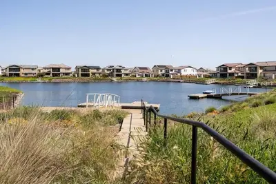 Image de Lakefront Private Guest Suite + Jacuzzi