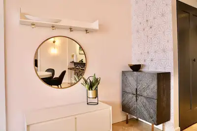 Image de Split Layout 2 master bedrooms, walk to beach