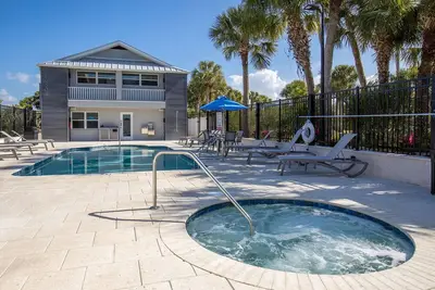 Image de Adventure Awaits! Near Suncoast Seabird Sanctuary, Kitchen, Pool, Fishing
