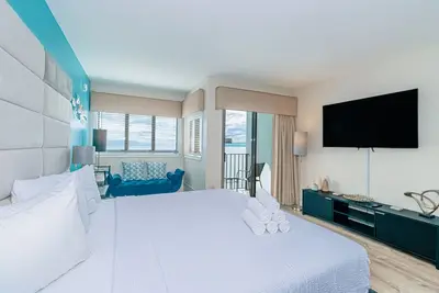 Image de Direct Oceanfront King Suite with Gorgeous Views! Palace Resort 1501 - Sleeps 2 guests!