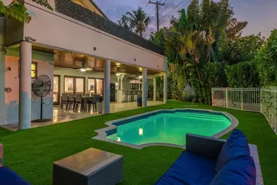 Image de Modern Secluded 6br/4. 5ba Paradise w/ Pool&Jacuzzi
