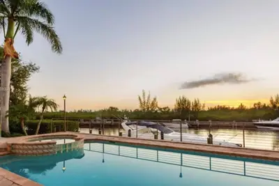 Image de 6br Waterfront Mansion Oasis 5min from Miami Beach