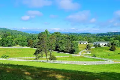 Image de 1802 cottage once part of Monticello and owned by Thomas Jefferson