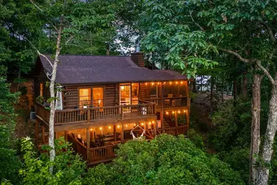 Image de Ridgecrest Cabin: Stunning Views, Hot Tub, Firepit, Screened Porch