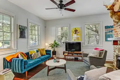 Image de Gorgeous Home near Forsyth Park Heated Pool Access
