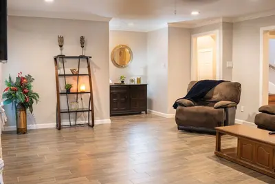 Image de Retreat in the woods!