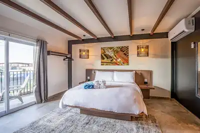 Image de Bushiri's Long Life Studio w/Kingbed & Balcony #1