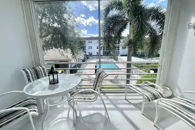 Image de 2 Bedroom Condo just steps from the beach